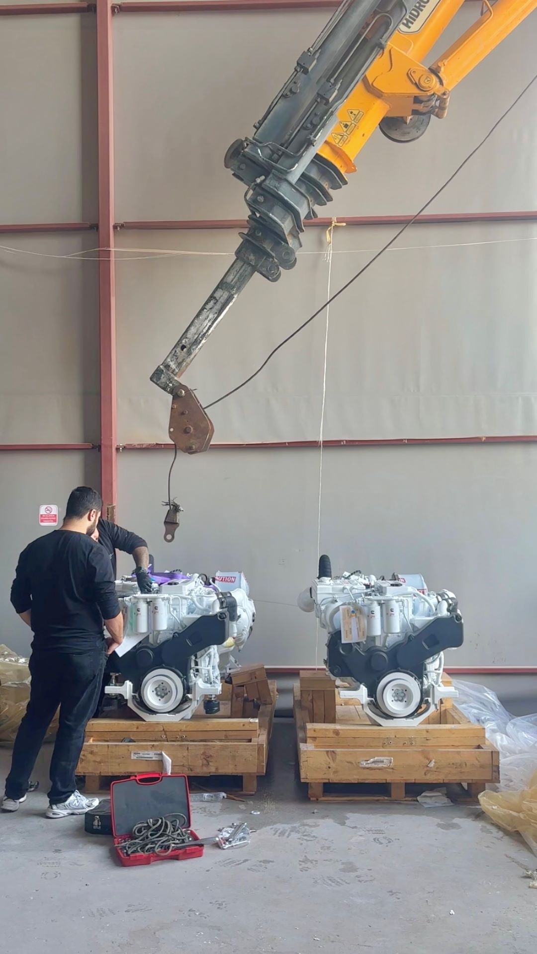 Bering BC60 Catamaran – Установка двигателей