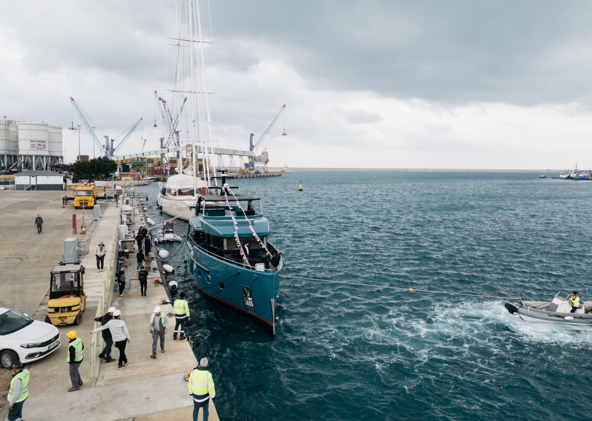 Bering 78 спущена на воду: новый этап экспедиционных яхт