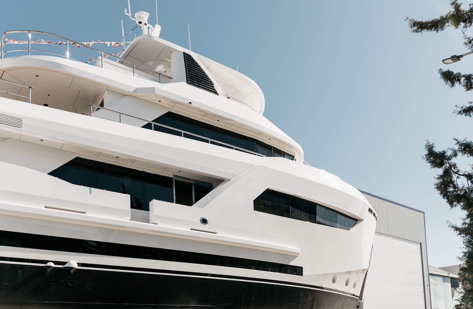 Bering 88 успешно спущена на воду