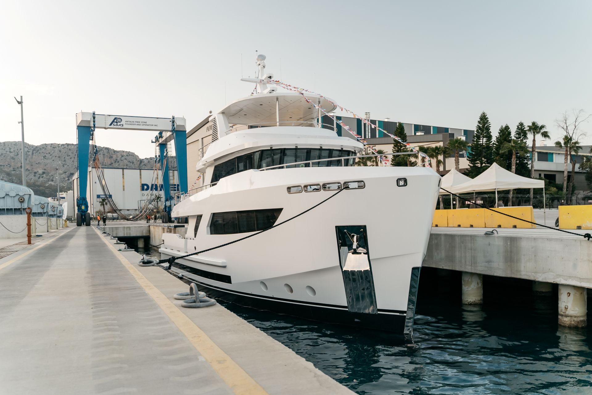 Bering 88 успешно спущена на воду