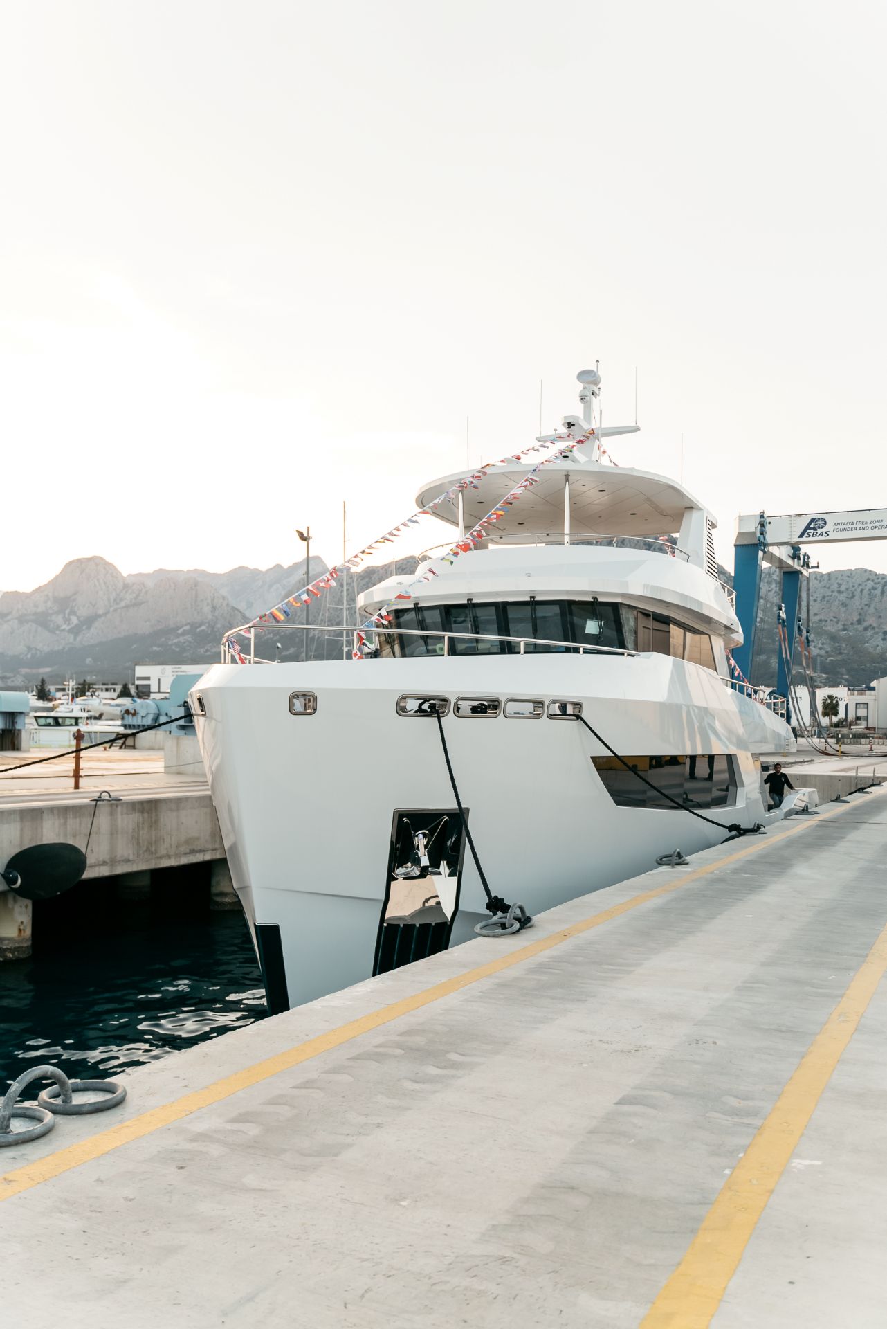 Bering 88 успешно спущена на воду