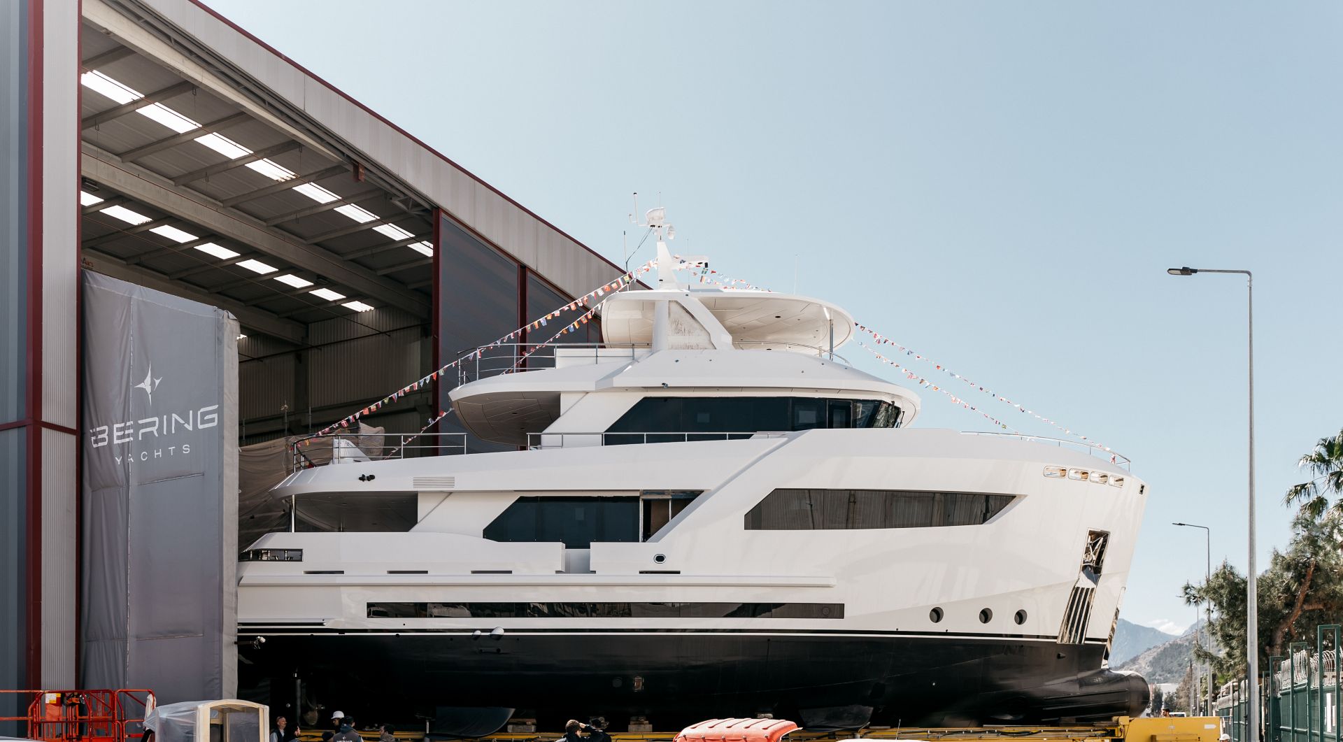 Bering 88 успешно спущена на воду